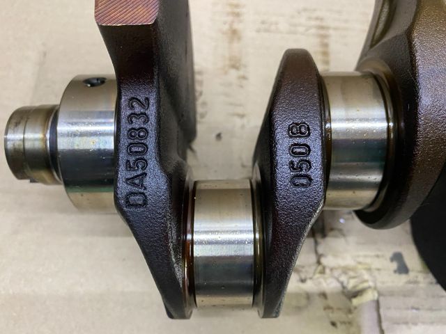 bontott VW PASSAT B3 B4 Főtengely (Magában)