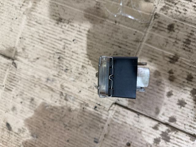 bontott VW PASSAT B3 B4 Hűtőventilátor Relé