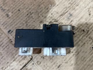 bontott VW PASSAT B3 B4 Hűtőventilátor Relé