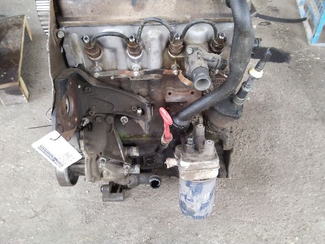 bontott VW PASSAT B3 B4 Motor (Fűzött blokk hengerfejjel)