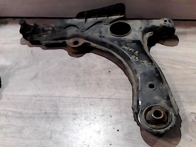 bontott VW PASSAT B3 B4 Bal első Lengőkar