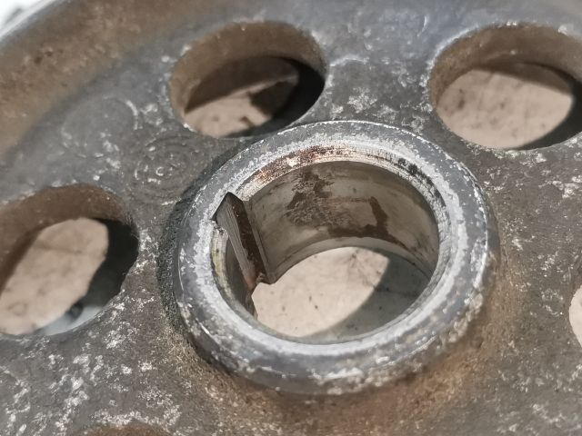 bontott VW PASSAT B3 B4 Főtengely Szíjtárcsa