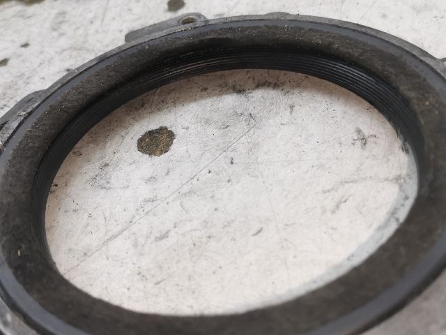 bontott VW PASSAT B3 B4 Hátsó Főtengely Szimmeringház