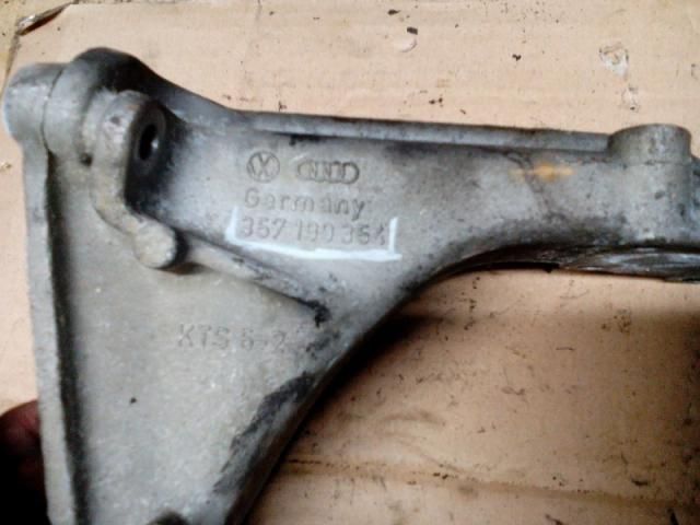 bontott VW PASSAT B3 B4 Motor Tartó Bak (Fém)