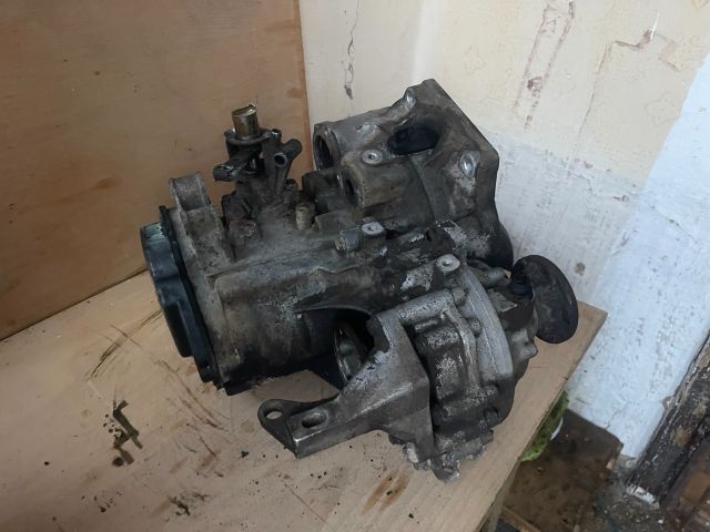 bontott VW PASSAT B3 B4 Váltó (Mechanikus)
