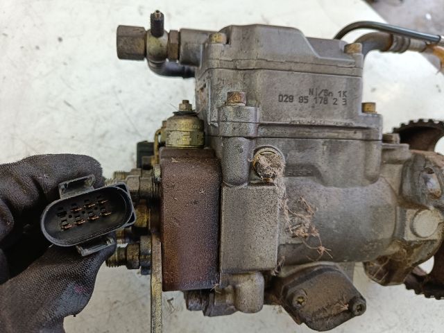 bontott VW PASSAT B3 B4 Adagoló