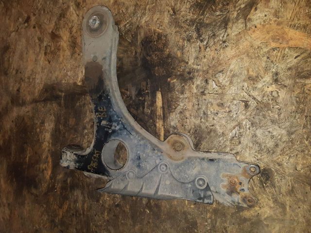 bontott VW PASSAT B3 B4 Bal első Lengőkar