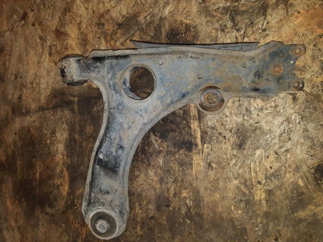 bontott VW PASSAT B3 B4 Bal első Lengőkar