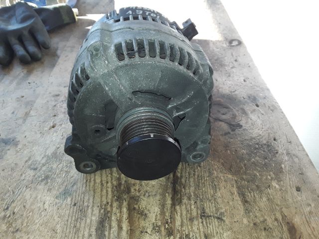 bontott VW PASSAT B3 B4 Generátor