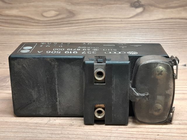 bontott VW PASSAT B3 B4 Hűtőventilátor Relé