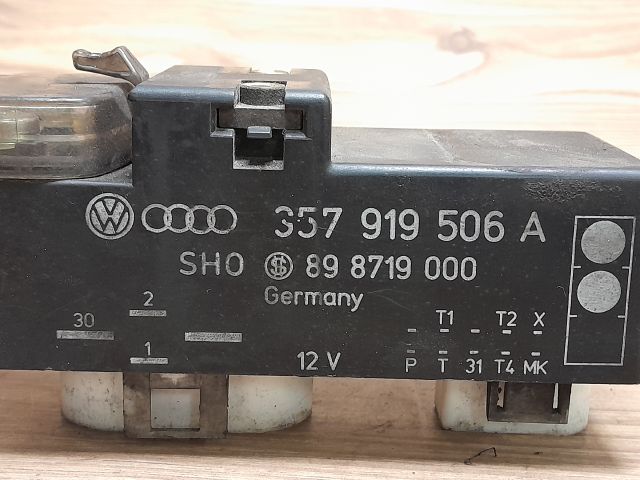 bontott VW PASSAT B3 B4 Hűtőventilátor Relé