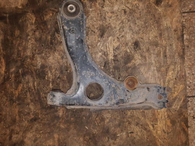 bontott VW PASSAT B3 B4 Jobb első Lengőkar