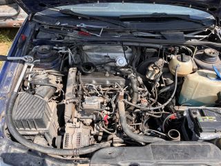 bontott VW PASSAT B3 B4 Kiegyenlítő Tartály