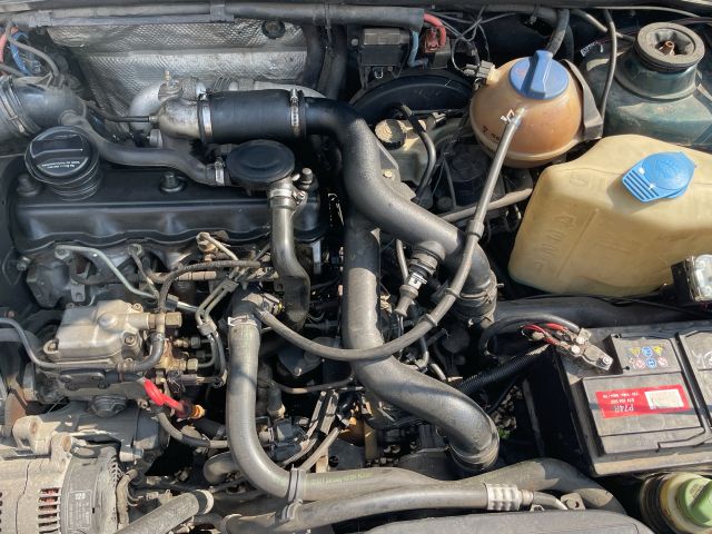bontott VW PASSAT B3 B4 Motor (Fűzött blokk hengerfejjel)