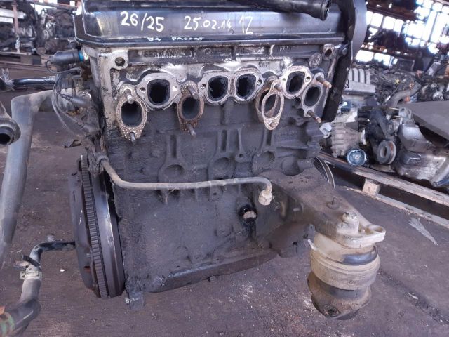bontott VW PASSAT B3 B4 Motor (Fűzött blokk hengerfejjel)