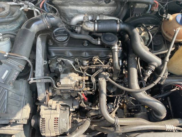 bontott VW PASSAT B3 B4 Motor (Fűzött blokk hengerfejjel)
