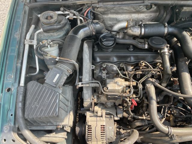 bontott VW PASSAT B3 B4 Motor (Fűzött blokk hengerfejjel)