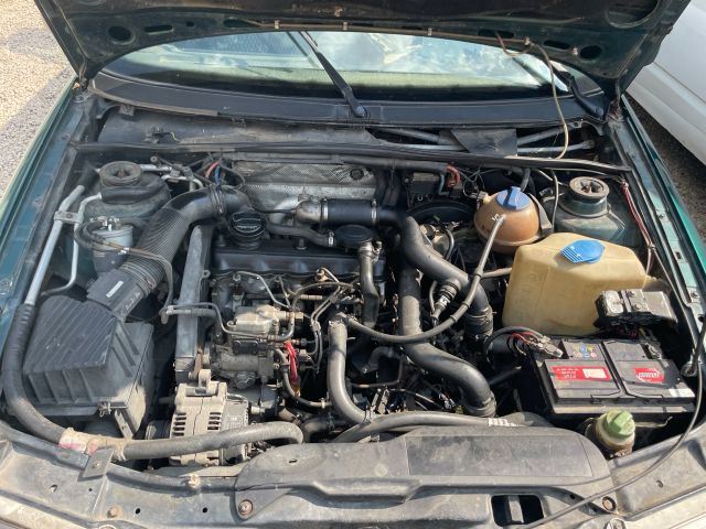 bontott VW PASSAT B3 B4 Motor (Fűzött blokk hengerfejjel)