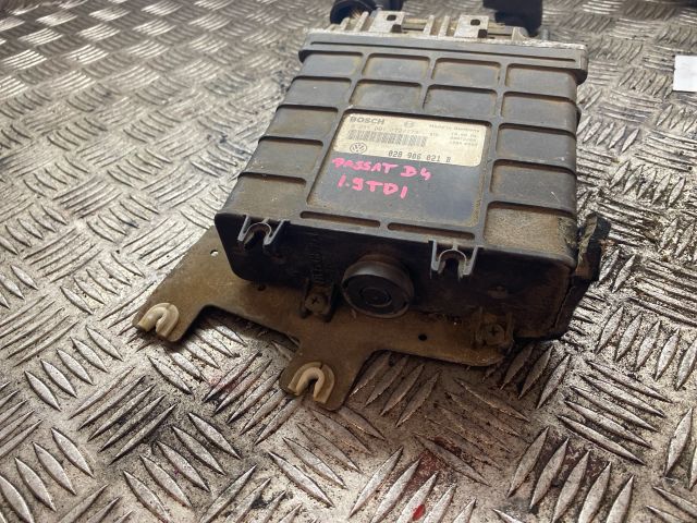 bontott VW PASSAT B3 B4 Motorvezérlő