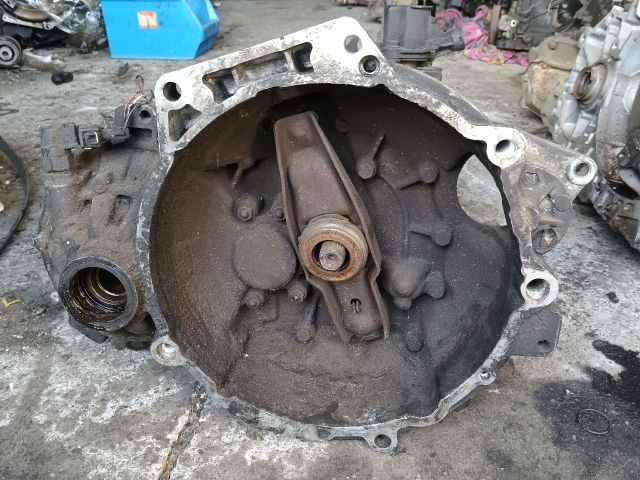 bontott VW PASSAT B3 B4 Váltó (Mechanikus)