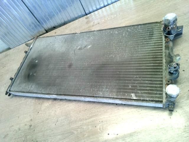 bontott VW PASSAT B3 B4 Vízhűtő Radiátor (Klímás)