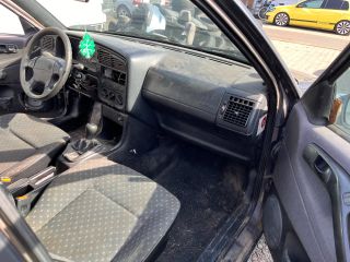 bontott VW PASSAT B3 B4 Bal hátsó Rugó