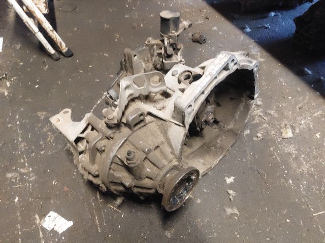 bontott VW PASSAT B3 B4 Váltó (Mechanikus)