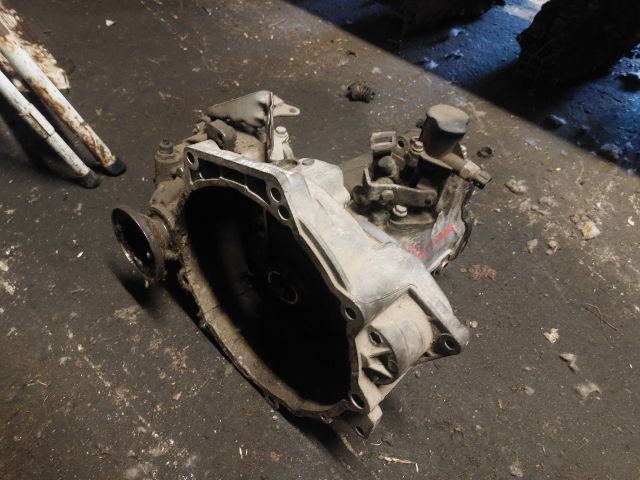bontott VW PASSAT B3 B4 Váltó (Mechanikus)