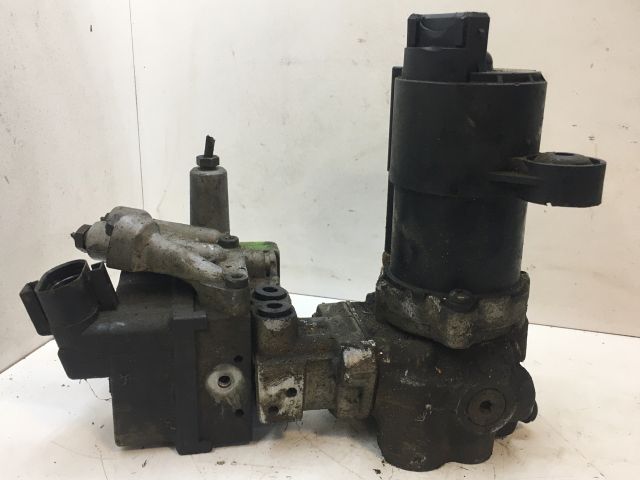 bontott VW PASSAT B3 B4 ABS / ABR / ESP Pumpa