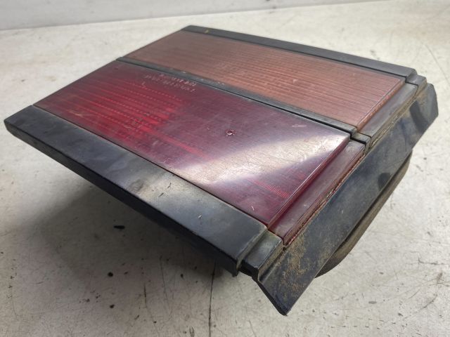 bontott VW PASSAT B3 B4 Bal Belső Hátsó Lámpa