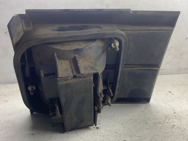 bontott VW PASSAT B3 B4 Bal Belső Hátsó Lámpa