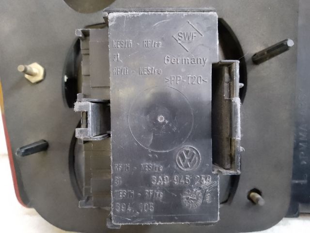 bontott VW PASSAT B3 B4 Bal Belső Hátsó Lámpa