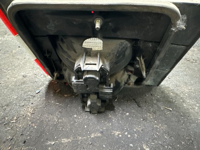 bontott VW PASSAT B3 B4 Bal Belső Hátsó Lámpa