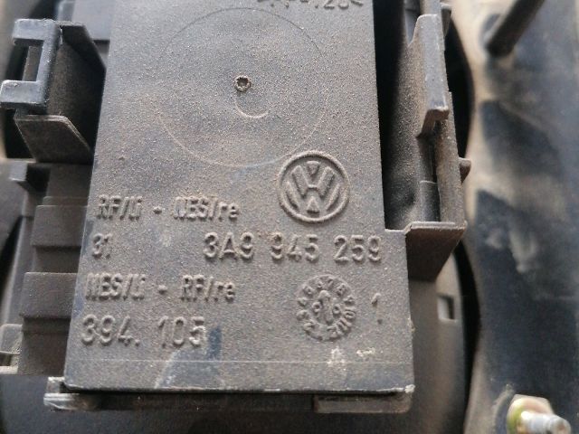 bontott VW PASSAT B3 B4 Bal Belső Hátsó Lámpa