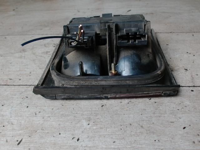 bontott VW PASSAT B3 B4 Bal Belső Hátsó Lámpa