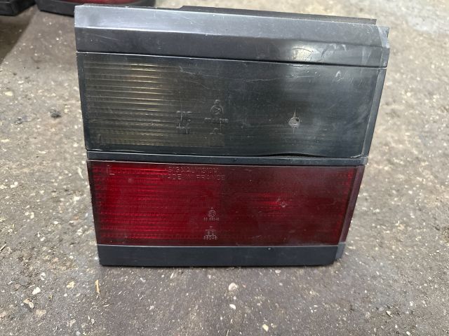 bontott VW PASSAT B3 B4 Bal Belső Hátsó Lámpa