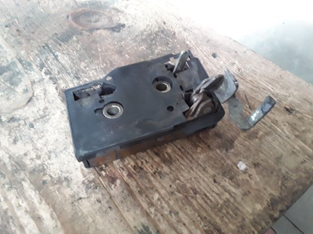 bontott VW PASSAT B3 B4 Bal első Ajtózár