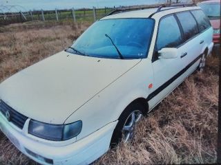 bontott VW PASSAT B3 B4 Bal hátsó Ajtó (Részeivel)