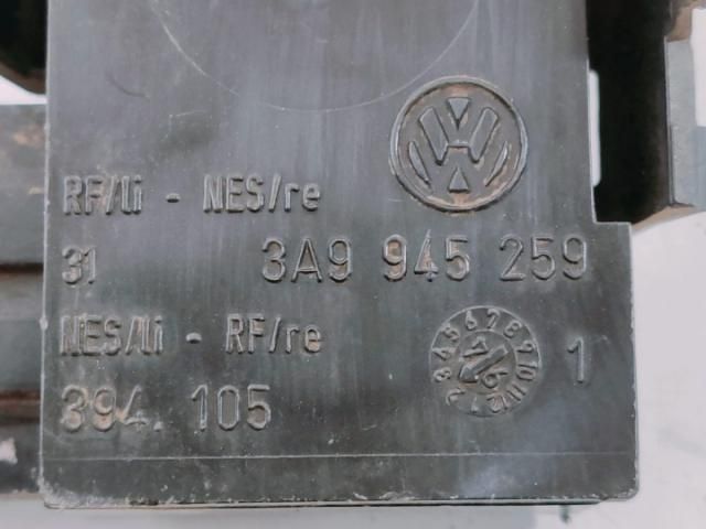 bontott VW PASSAT B3 B4 Bal Hátsó Lámpa Foglalat