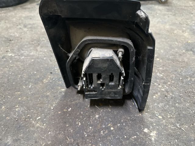 bontott VW PASSAT B3 B4 Bal Külső Hátsó Lámpa