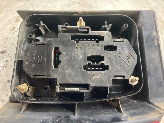 bontott VW PASSAT B3 B4 Bal Külső Hátsó Lámpa