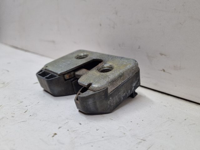 bontott VW PASSAT B3 B4 Csomagtérajtó Zárszerkezet