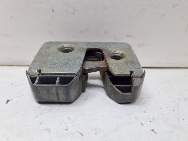 bontott VW PASSAT B3 B4 Csomagtérajtó Zárszerkezet