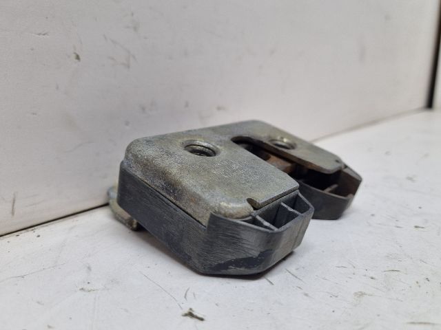 bontott VW PASSAT B3 B4 Csomagtérajtó Zárszerkezet