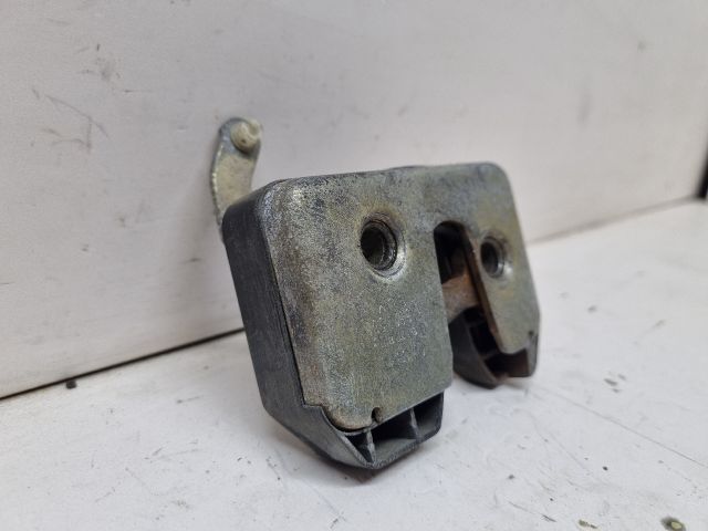 bontott VW PASSAT B3 B4 Csomagtérajtó Zárszerkezet