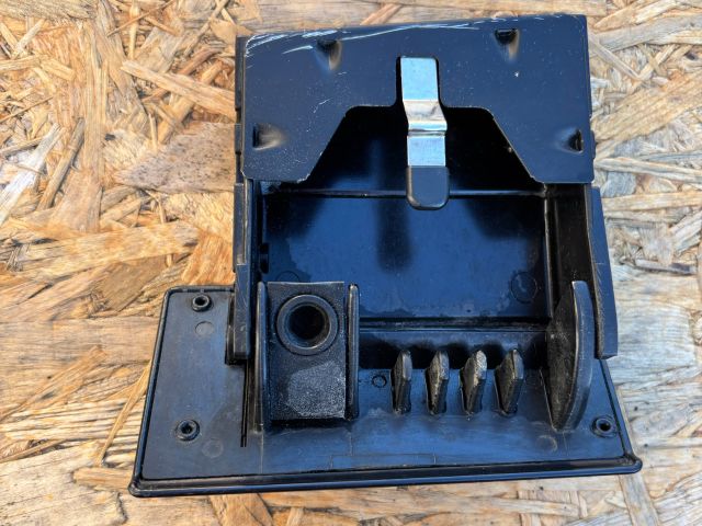 bontott VW PASSAT B3 B4 Első Hamutartó