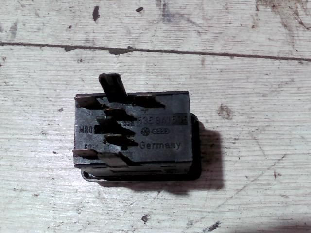 bontott VW PASSAT B3 B4 Hátsó Ködzárófény Kapcsoló