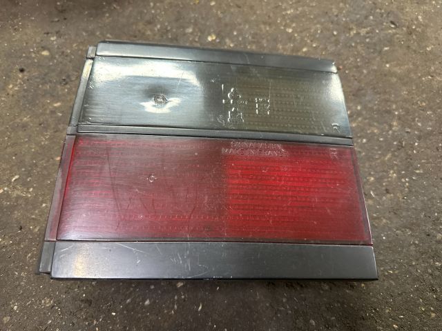 bontott VW PASSAT B3 B4 Jobb Belső Hátsó Lámpa