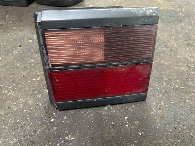 bontott VW PASSAT B3 B4 Jobb Belső Hátsó Lámpa