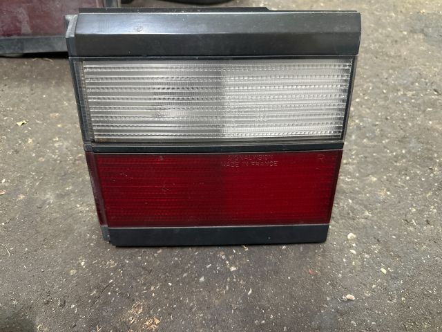 bontott VW PASSAT B3 B4 Jobb Belső Hátsó Lámpa